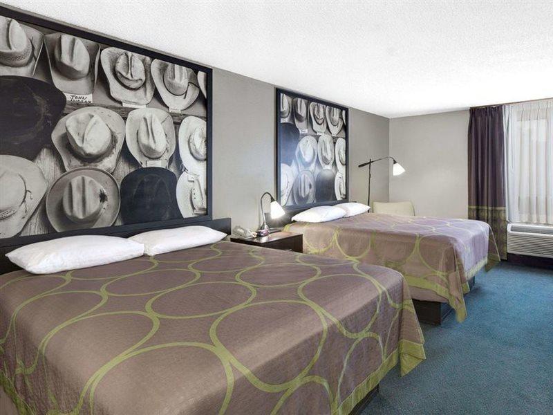 Super 8 By Wyndham Victoria/north/mall Area Motel Victoria