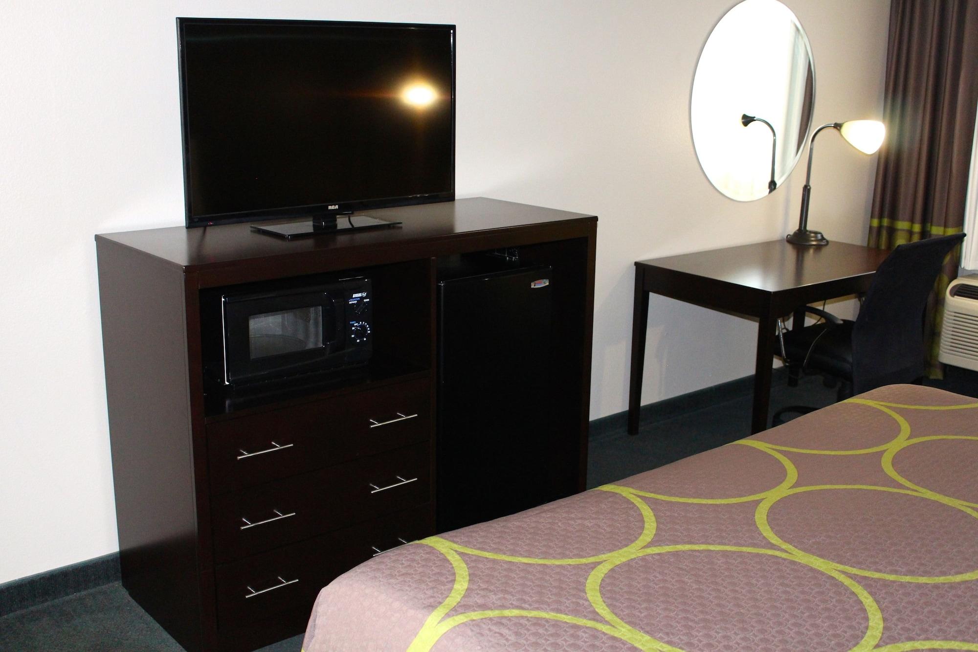 Super 8 By Wyndham Victoria/north/mall Area Victoria