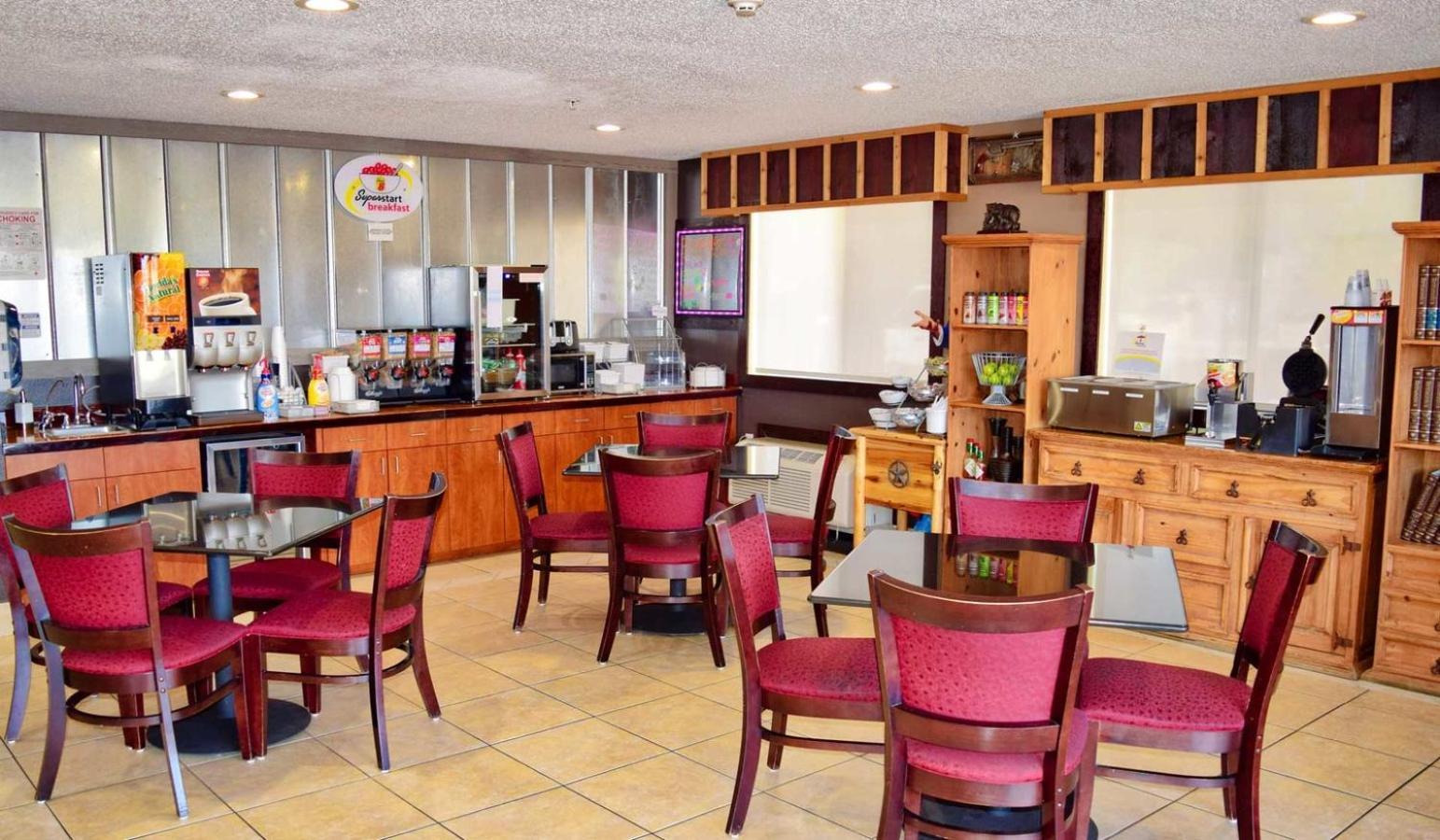 Motel Super 8 By Wyndham Victoria/north/mall Area 3*
