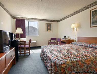 Super 8 By Wyndham Victoria/north/mall Area 3*