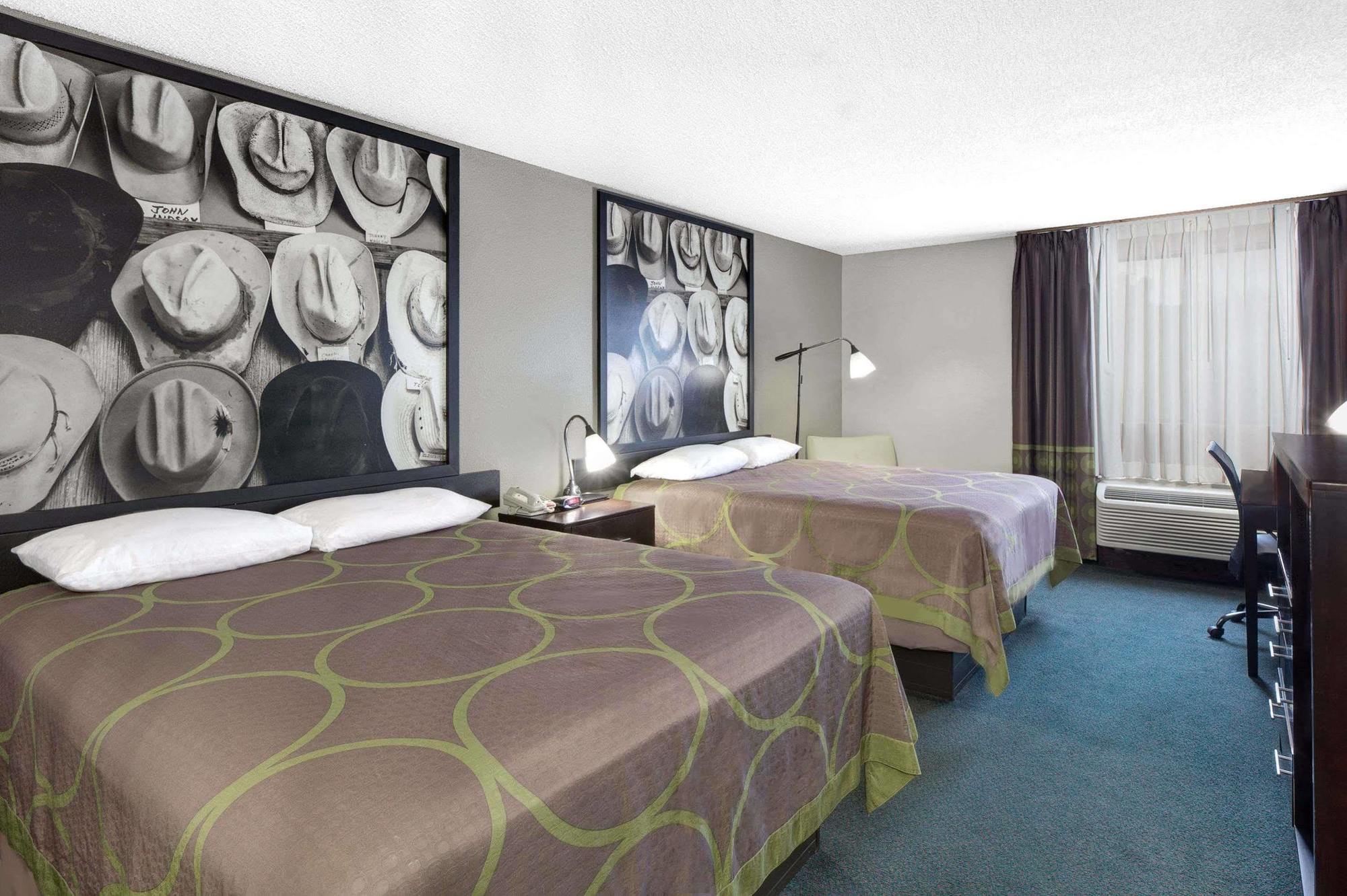 Super 8 By Wyndham Victoria/north/mall Area Motel Victoria