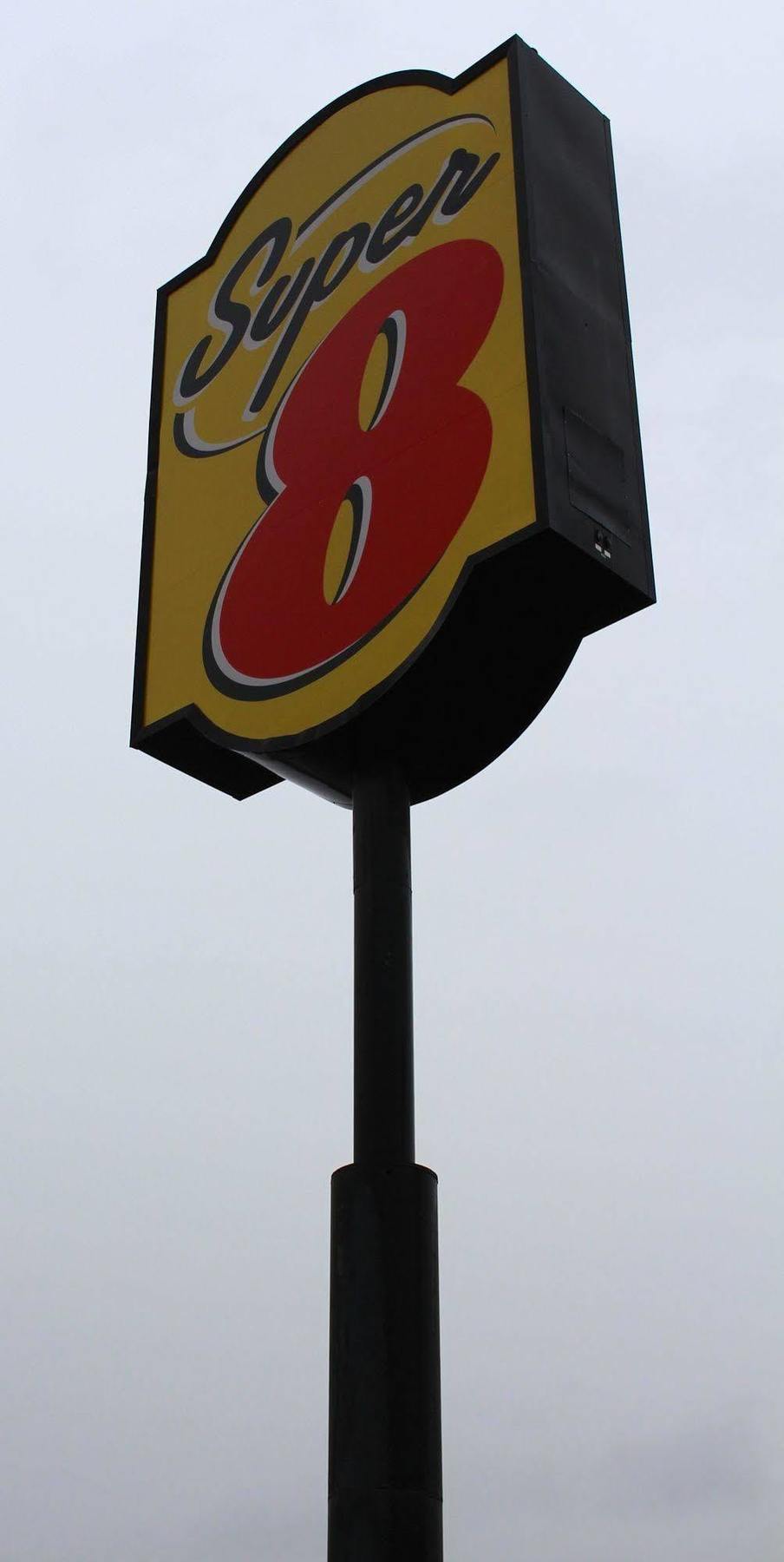 Super 8 By Wyndham Victoria/north/mall Area Victoria